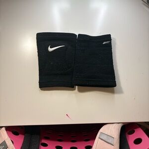 Nike Streak Black Volleyball Knee Pads